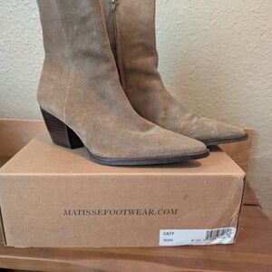 Matisse Women's Taupe Boots